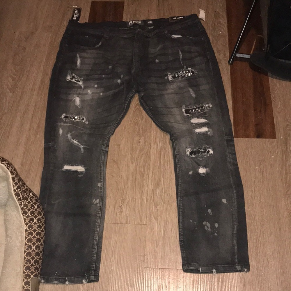 NWT Men’s Studded Distressed AHP Jeans
